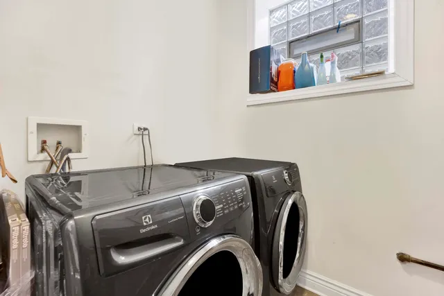 $1,550,000 | 2144 West Erie Street, Chicago, IL 60612