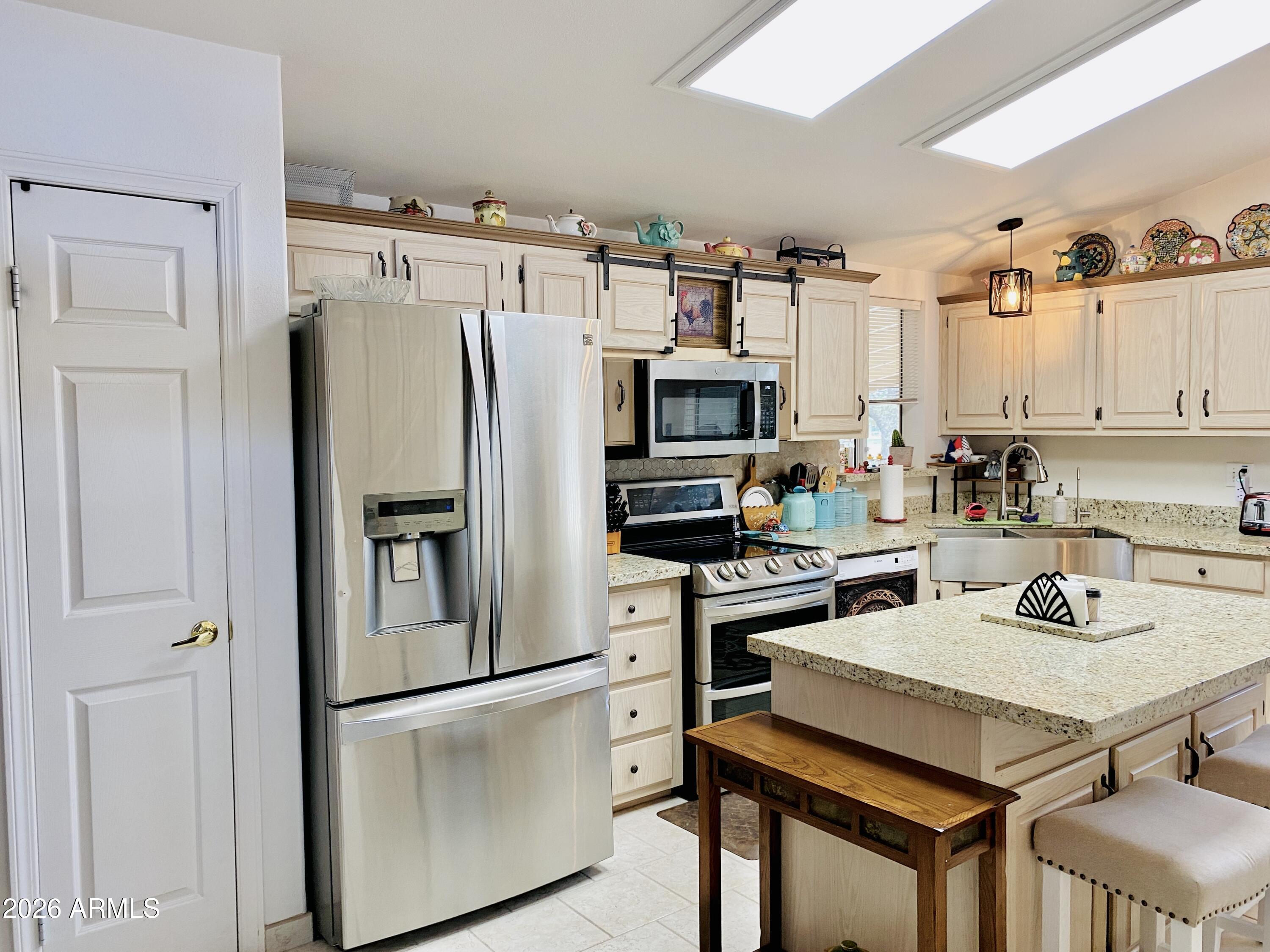 3901 East Pinnacle Peak Road, Unit 384 Phoenix, AZ 85050 - Photo 18 of 51 8 kitchen 1
