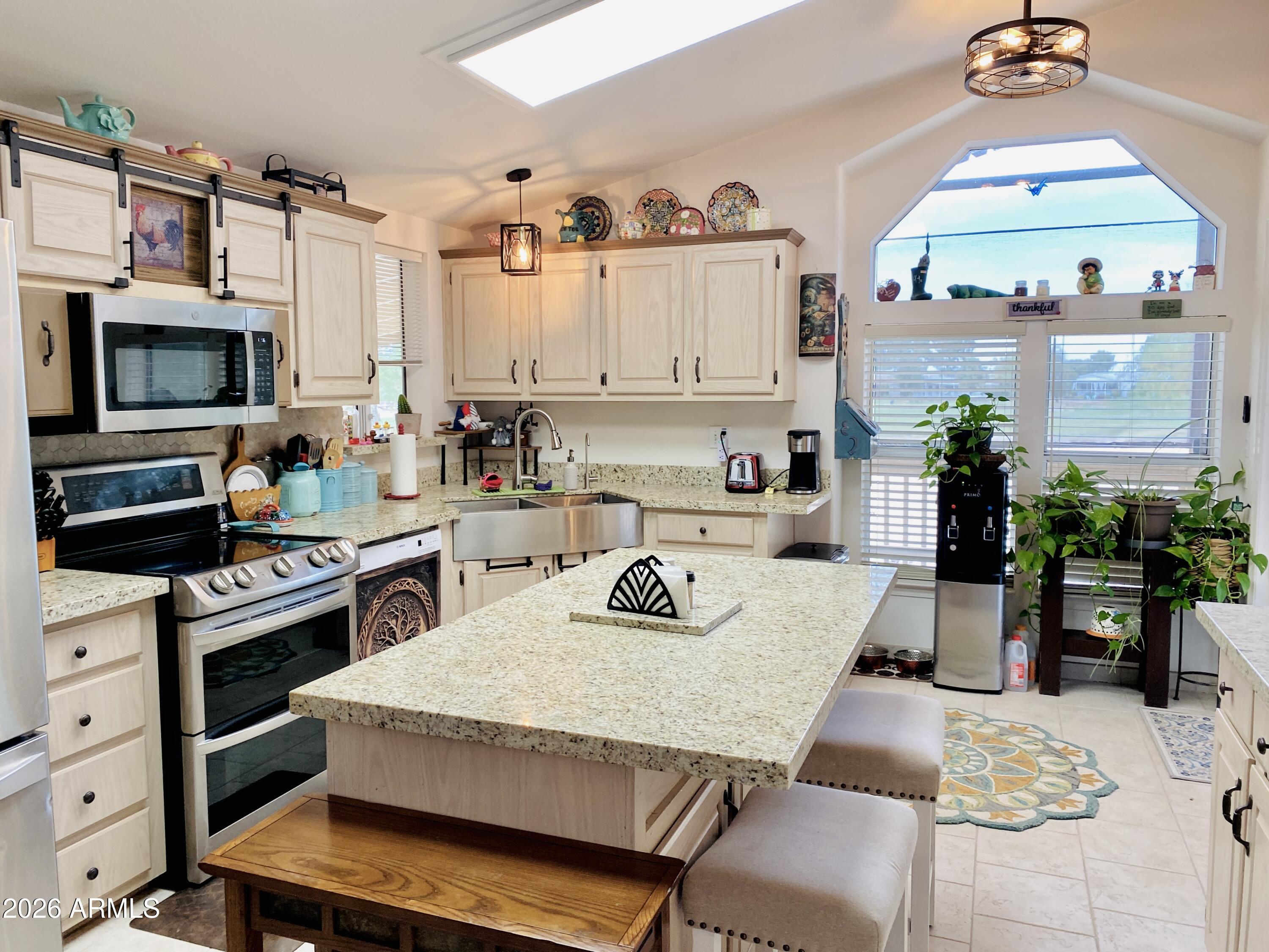 3901 East Pinnacle Peak Road, Unit 384 Phoenix, AZ 85050 - Photo 19 of 51 8 kitchen 2