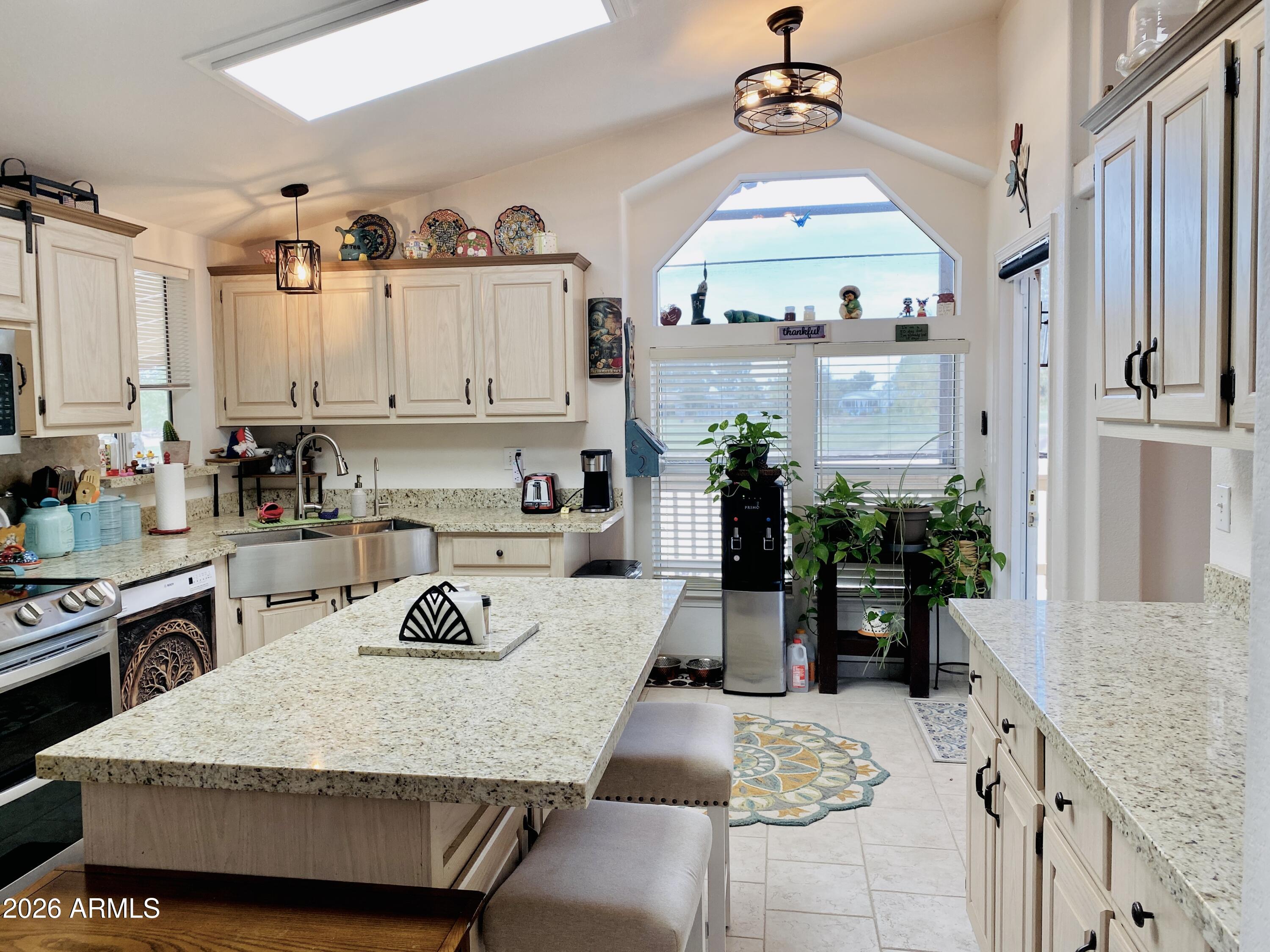 3901 East Pinnacle Peak Road, Unit 384 Phoenix, AZ 85050 - Photo 20 of 51 8 kitchen 3