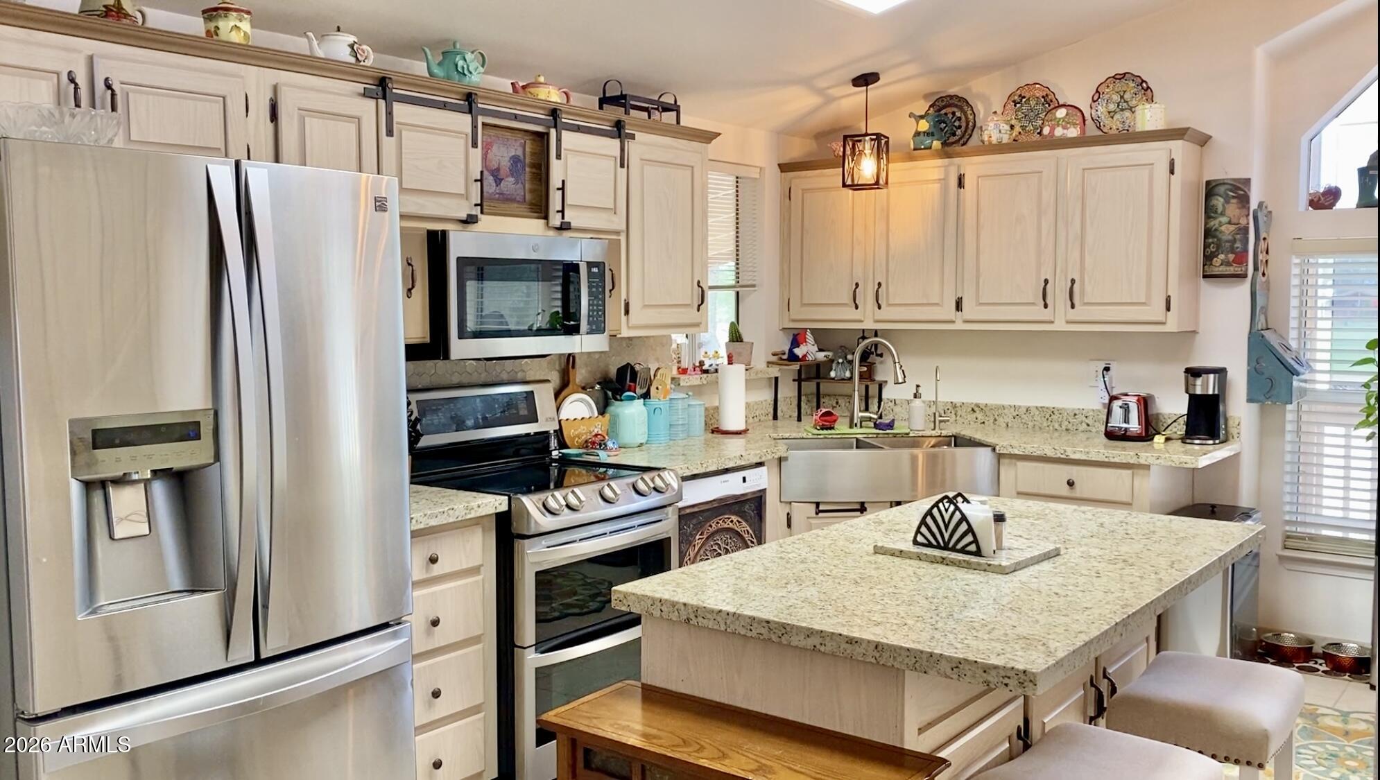 3901 East Pinnacle Peak Road, Unit 384 Phoenix, AZ 85050 - Photo 25 of 51 8 kitchen 8