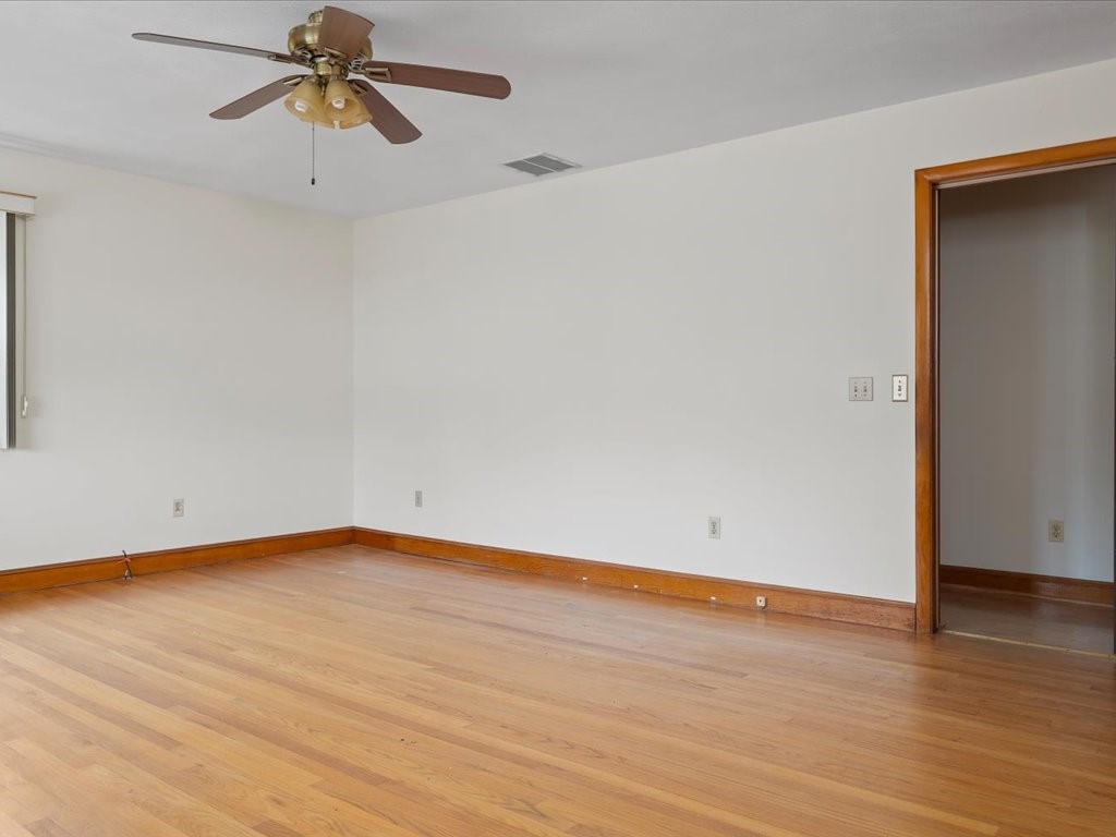 39 Walton Street Westerly, RI 02891 - Photo 11 of 34