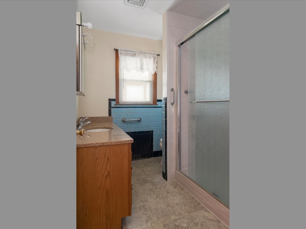39 Walton Street Westerly, RI 02891 - Photo 19 of 34
