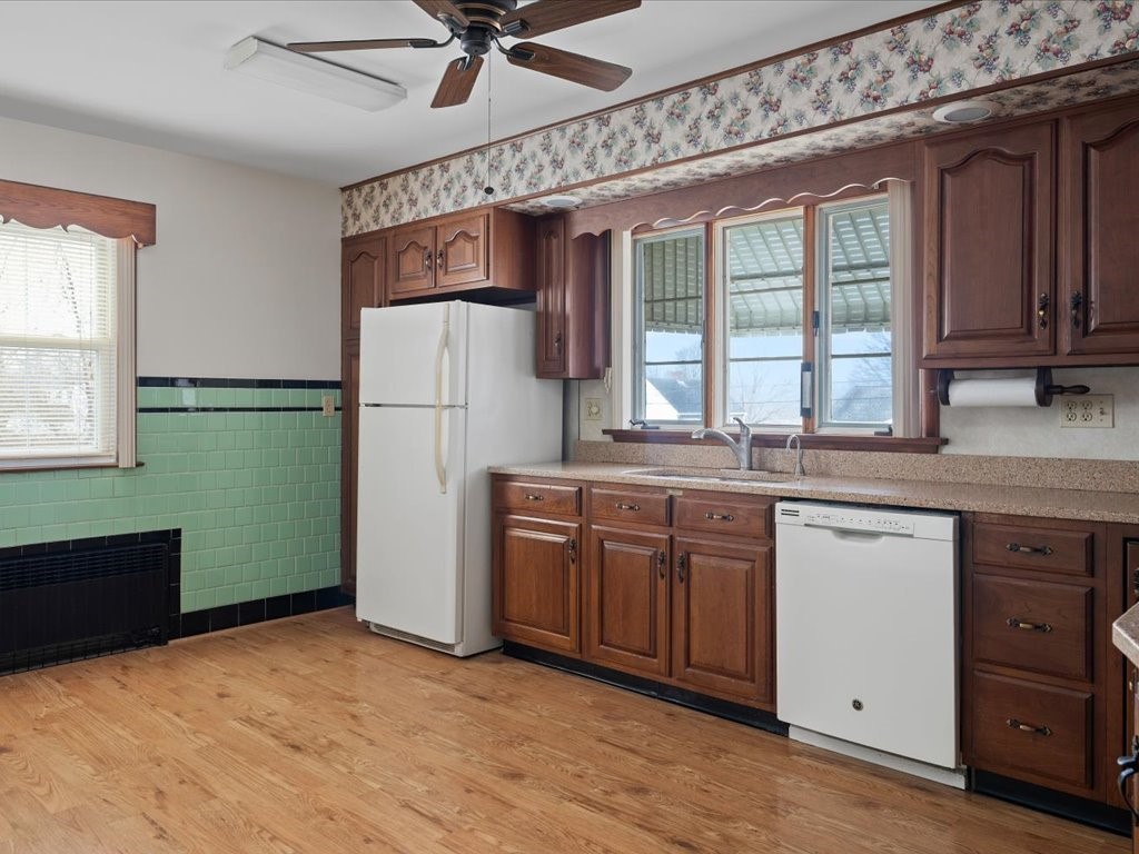 39 Walton Street Westerly, RI 02891 - Photo 8 of 34