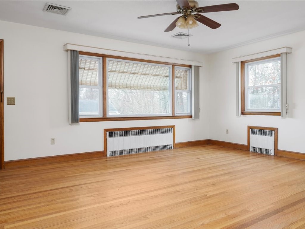 39 Walton Street Westerly, RI 02891 - Photo 10 of 34
