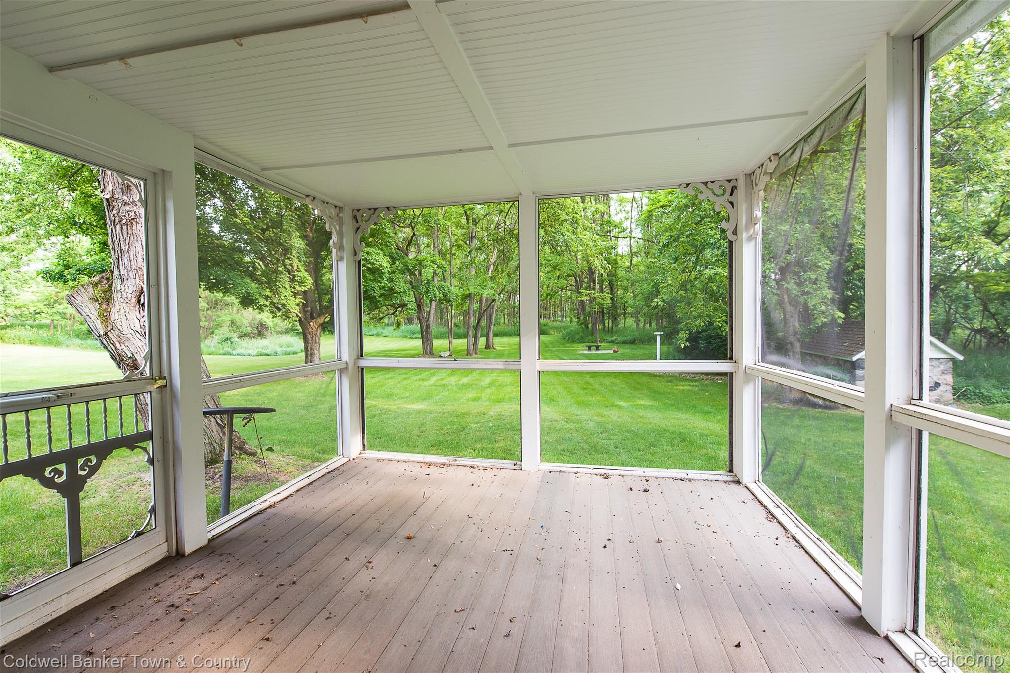 10196 Faussett Road Fenton, MI 48430 - Photo 29 of 75 DSC_4445.jpg