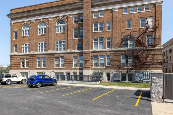$269,900 | 105 Washington Avenue, Unit 102, Oshkosh, WI 54901