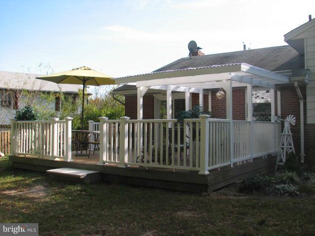 5209 Dalton Road Springfield, VA 22151 - Photo 23 of 30 Exterior (Rear)