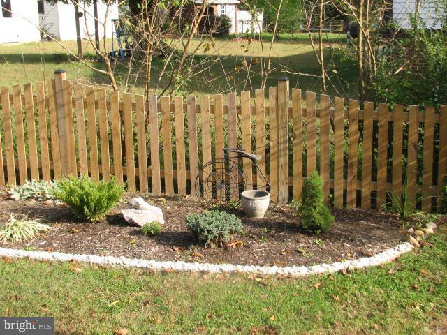 5209 Dalton Road Springfield, VA 22151 - Photo 29 of 30 Exterior (Rear)