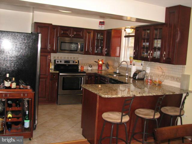 5209 Dalton Road Springfield, VA 22151 - Photo 7 of 30 Kitchen