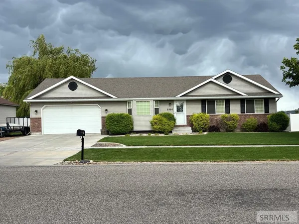 $455,000 | 2890 North Azure Drive, Idaho Falls, ID 83401