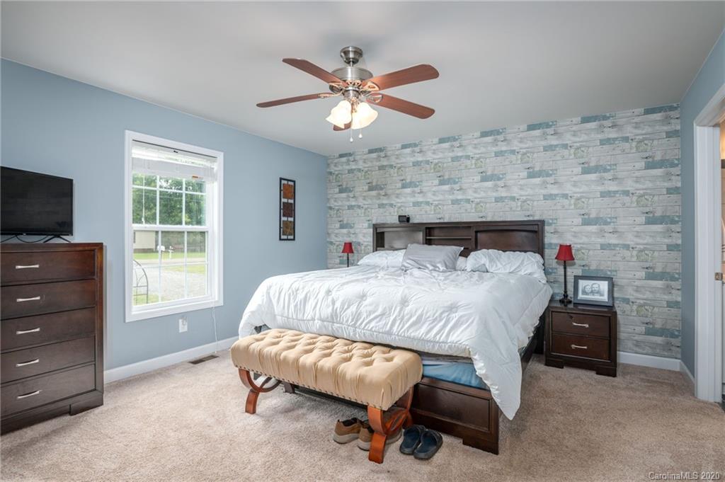 2859 Union Church Road Lincolnton, NC 28092 - Photo 11 of 22 Gallery Image 11