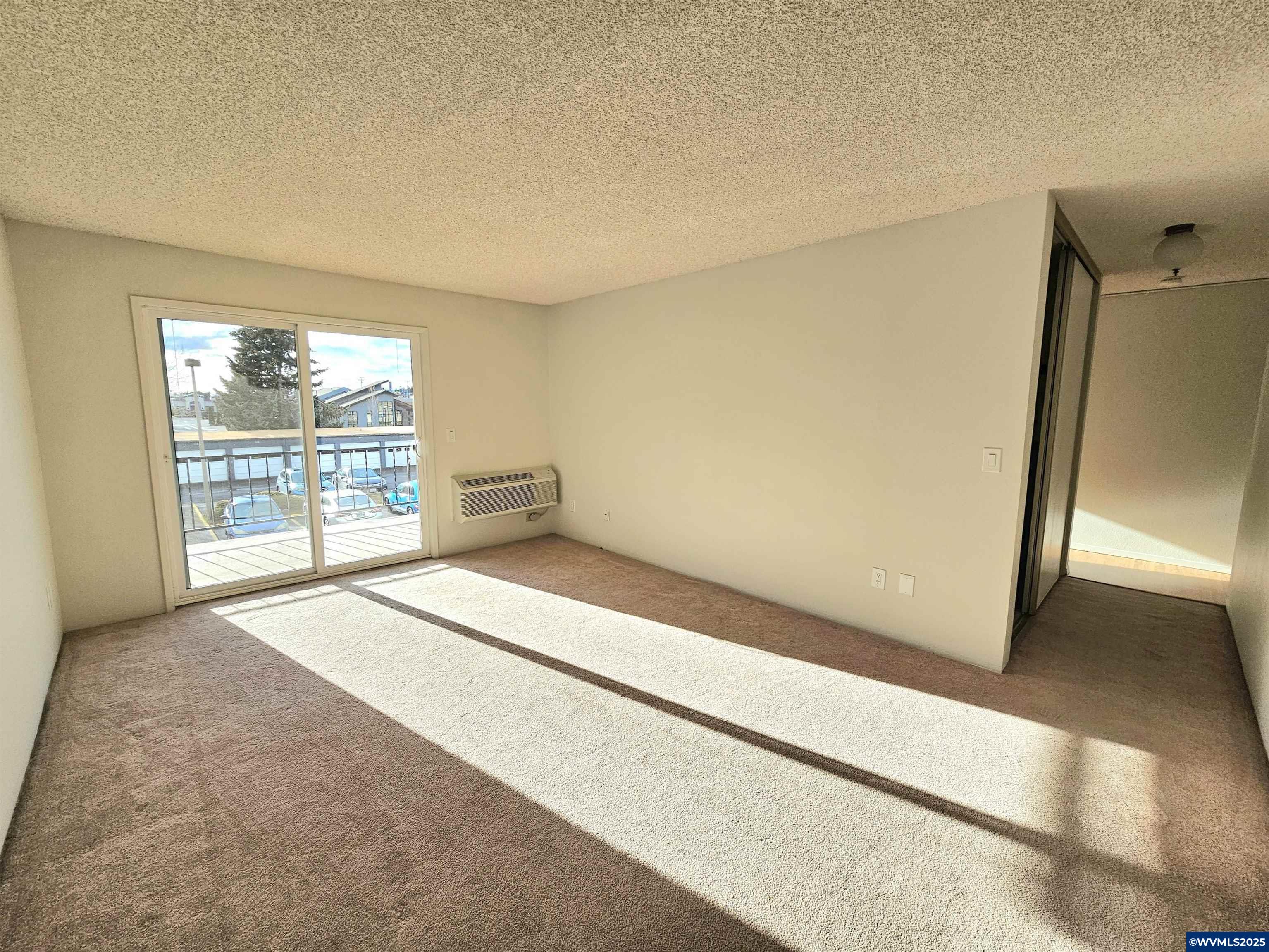950 Evergreen Road, Unit 207 Woodburn, OR 97071 - Photo 13 of 33