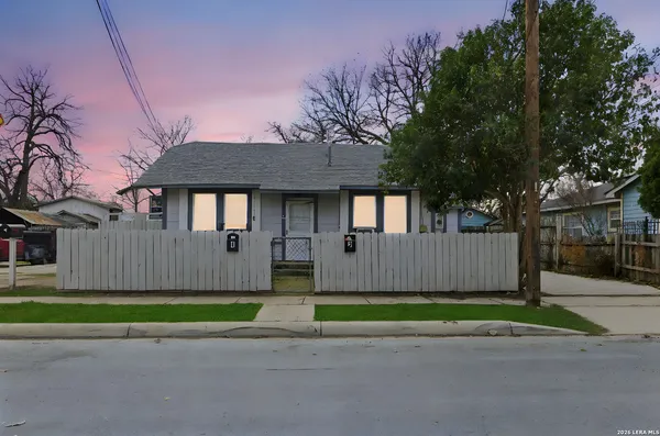 $329,000 | 214 East Huff Avenue, San Antonio, TX 78214