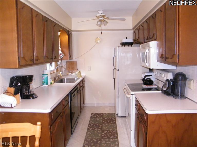 8078 Edgewood Road Mentor, OH 44060 - Photo 7 of 25 KITCHEN