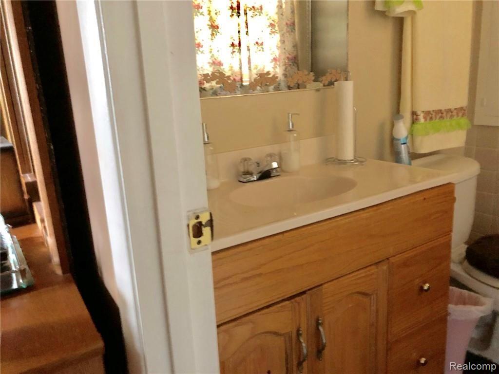 26115 Middlebelt Road Farmington Hills, MI 48334 - Photo 15 of 28