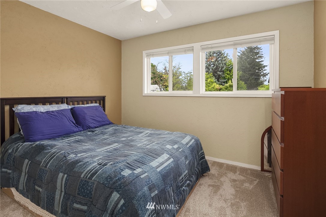 913 Olympia Avenue Northeast Renton, WA 98056 - Photo 13 of 17