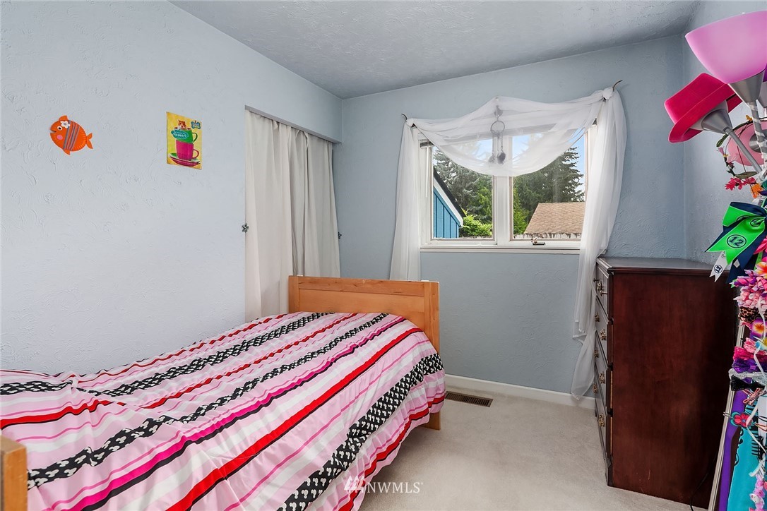 913 Olympia Avenue Northeast Renton, WA 98056 - Photo 15 of 17