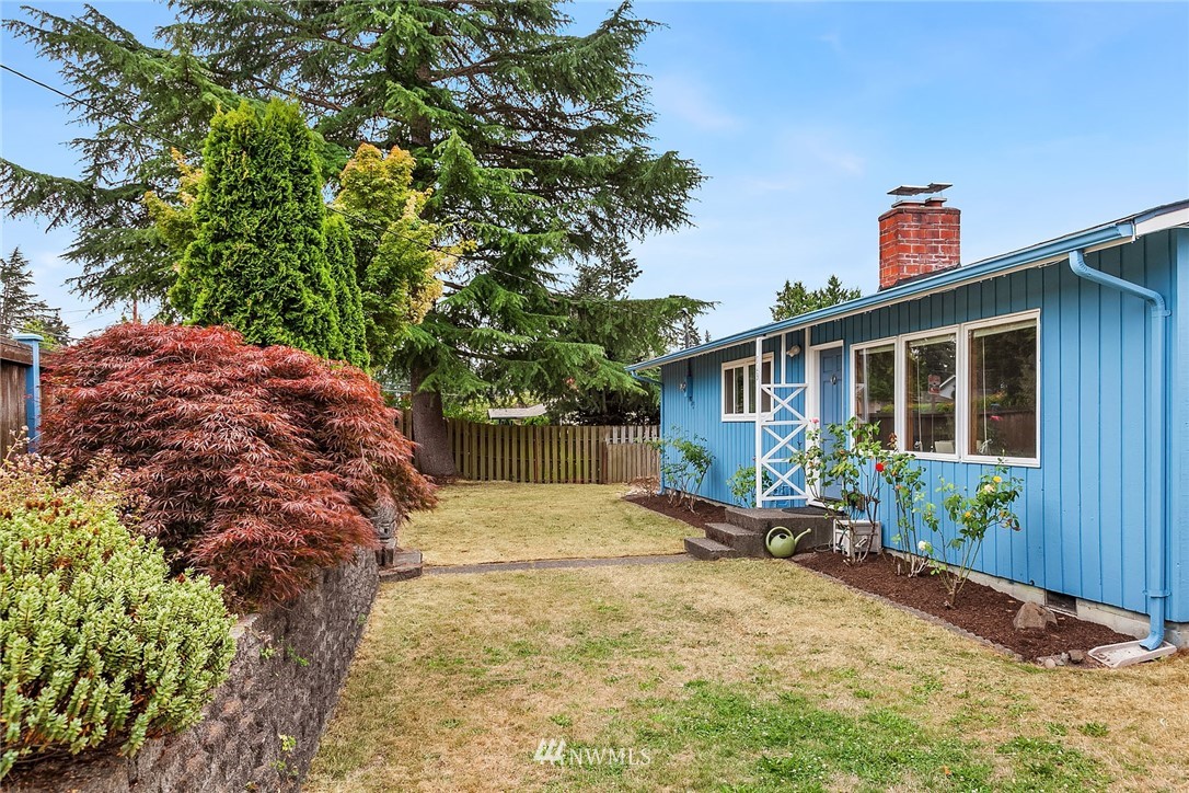 913 Olympia Avenue Northeast Renton, WA 98056 - Photo 3 of 17