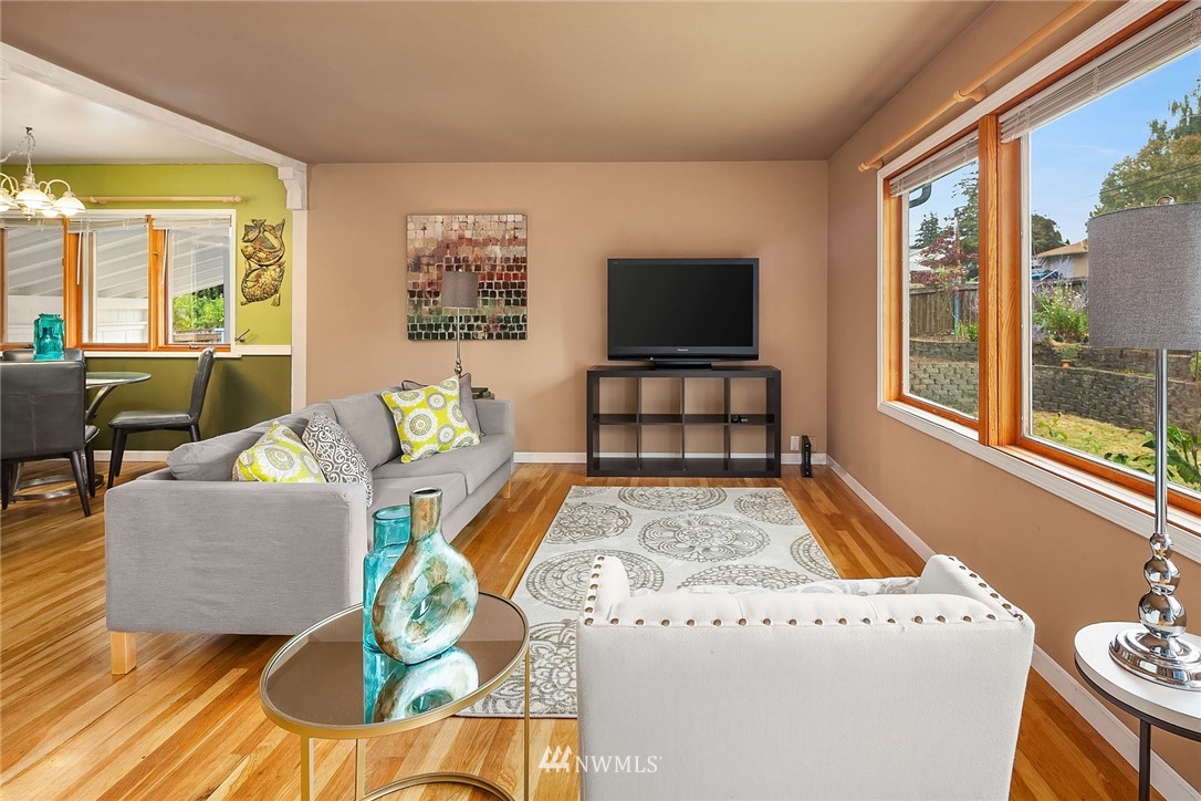 913 Olympia Avenue Northeast Renton, WA 98056 - Photo 7 of 17