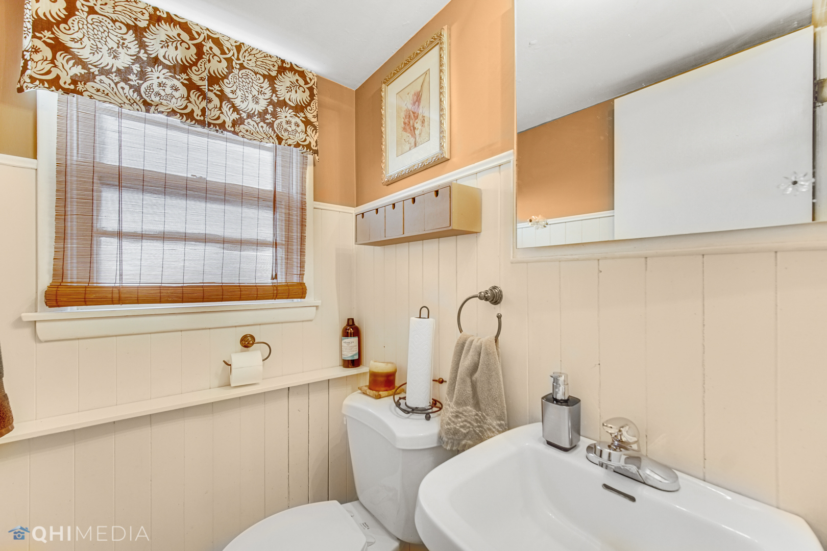 17911 Riedle Court Homewood, IL 60430 - Photo 16 of 23 a bathroom with a sink and a toilet
