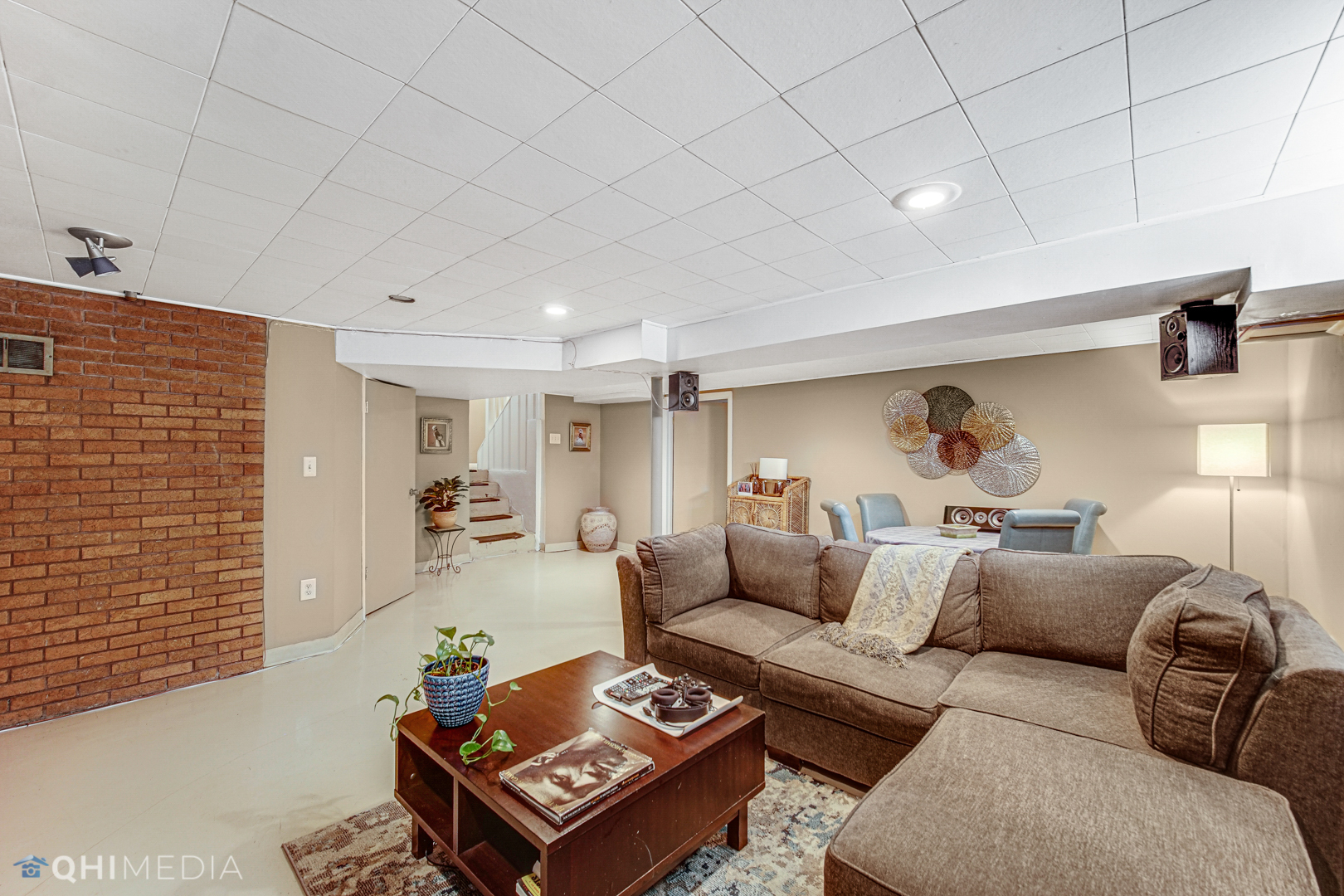 17911 Riedle Court Homewood, IL 60430 - Photo 19 of 23 a living room with furniture
