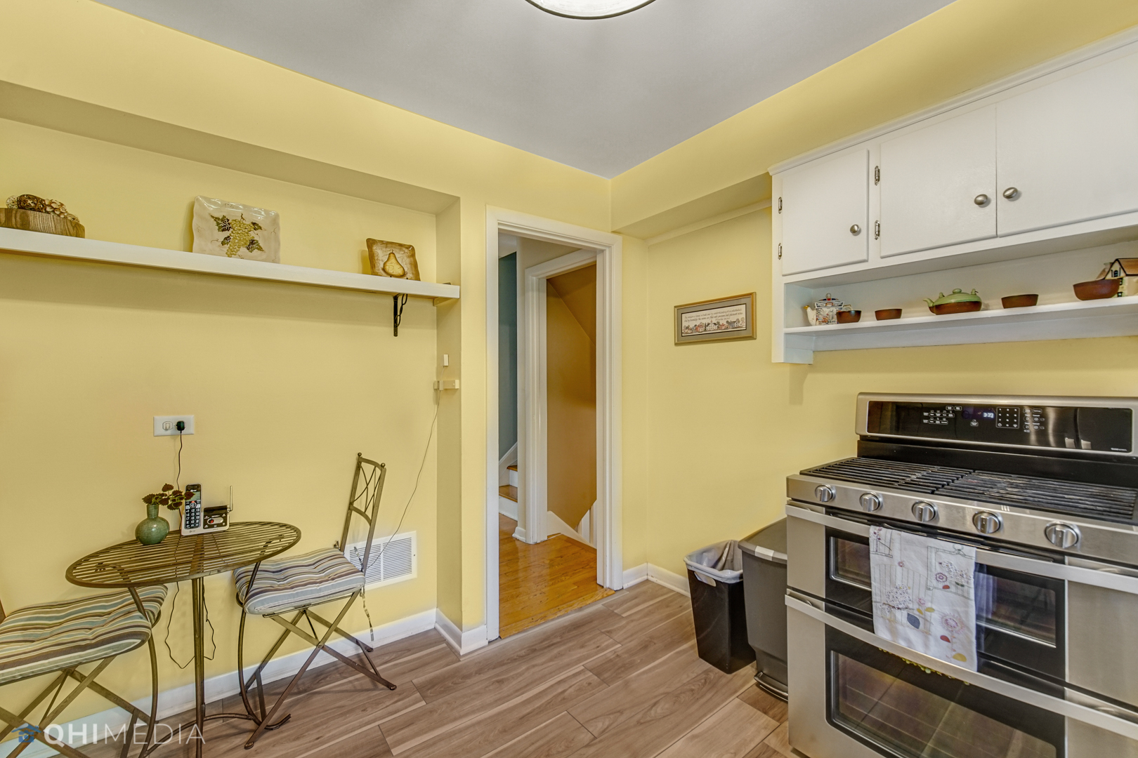 17911 Riedle Court Homewood, IL 60430 - Photo 8 of 23 a kitchen with a stove and a microwave