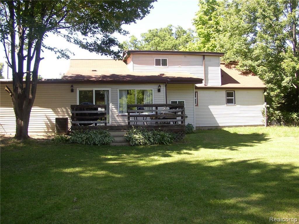 5297 Hammond Road Lapeer, MI 48446 - Photo 38 of 43 P7030043.JPG
