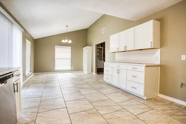 $1,800 | 2303 Twin Oaks Drive, Portland, TX 78374