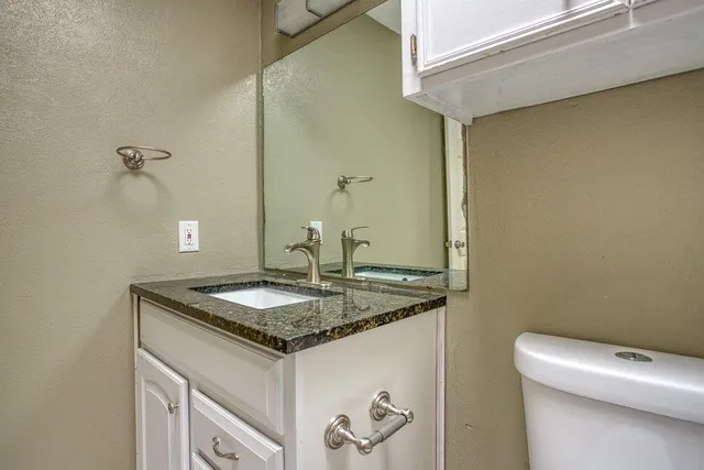 $1,800 | 2303 Twin Oaks Drive, Portland, TX 78374