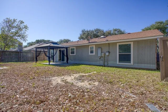 $1,800 | 2303 Twin Oaks Drive, Portland, TX 78374