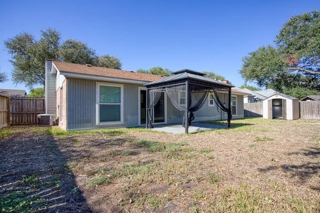 $1,800 | 2303 Twin Oaks Drive, Portland, TX 78374