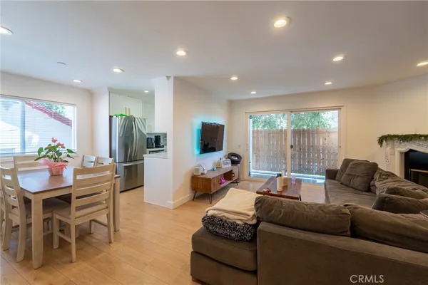 $3,600 | 10119 Pinewood Avenue, Unit 108, Tujunga, CA 91042
