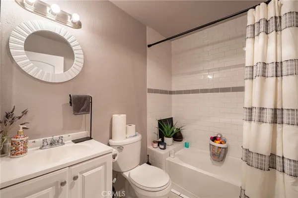 $3,600 | 10119 Pinewood Avenue, Unit 108, Tujunga, CA 91042