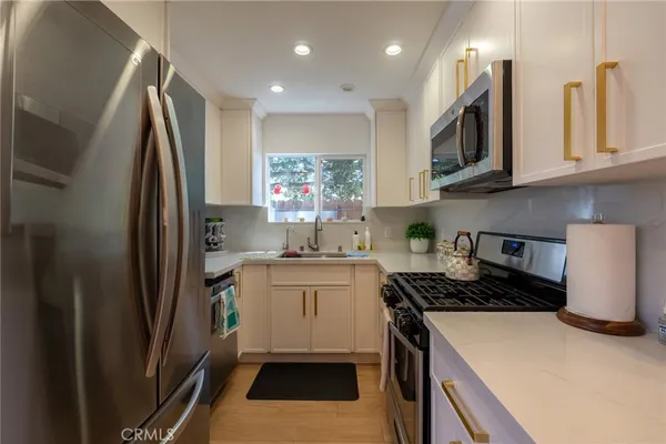 $3,600 | 10119 Pinewood Avenue, Unit 108, Tujunga, CA 91042