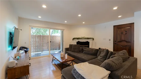 $3,600 | 10119 Pinewood Avenue, Unit 108, Tujunga, CA 91042