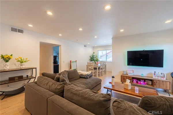 $3,600 | 10119 Pinewood Avenue, Unit 108, Tujunga, CA 91042