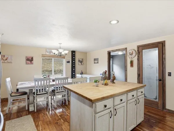 $799,000 | 26323 North Madison Road, Chattaroy, WA 99003