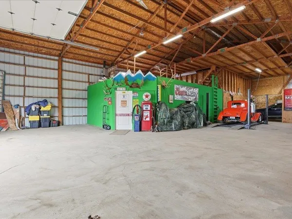 $799,000 | 26323 North Madison Road, Chattaroy, WA 99003