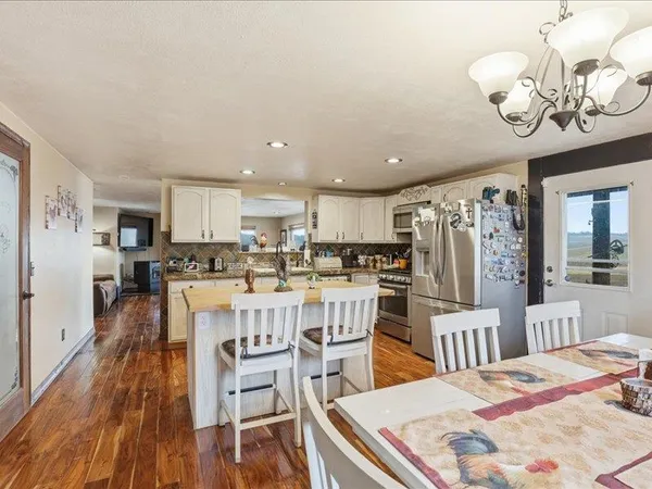 $799,000 | 26323 North Madison Road, Chattaroy, WA 99003