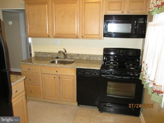 11506 Idlewood Road Silver Spring, MD 20906 - Photo 11 of 20 Kitchen