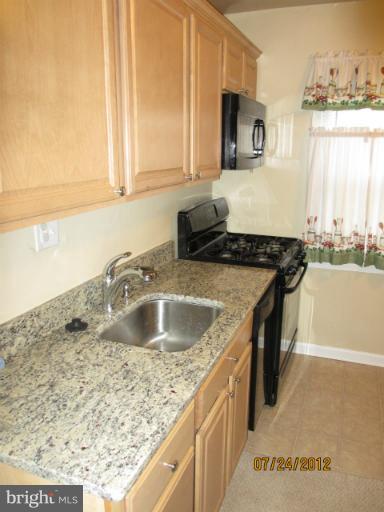 11506 Idlewood Road Silver Spring, MD 20906 - Photo 4 of 20 Kitchen