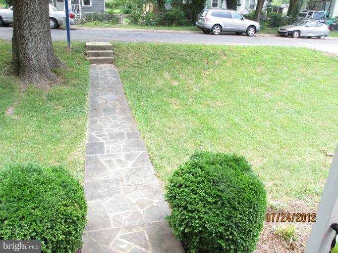 11506 Idlewood Road Silver Spring, MD 20906 - Photo 7 of 20 Front yard