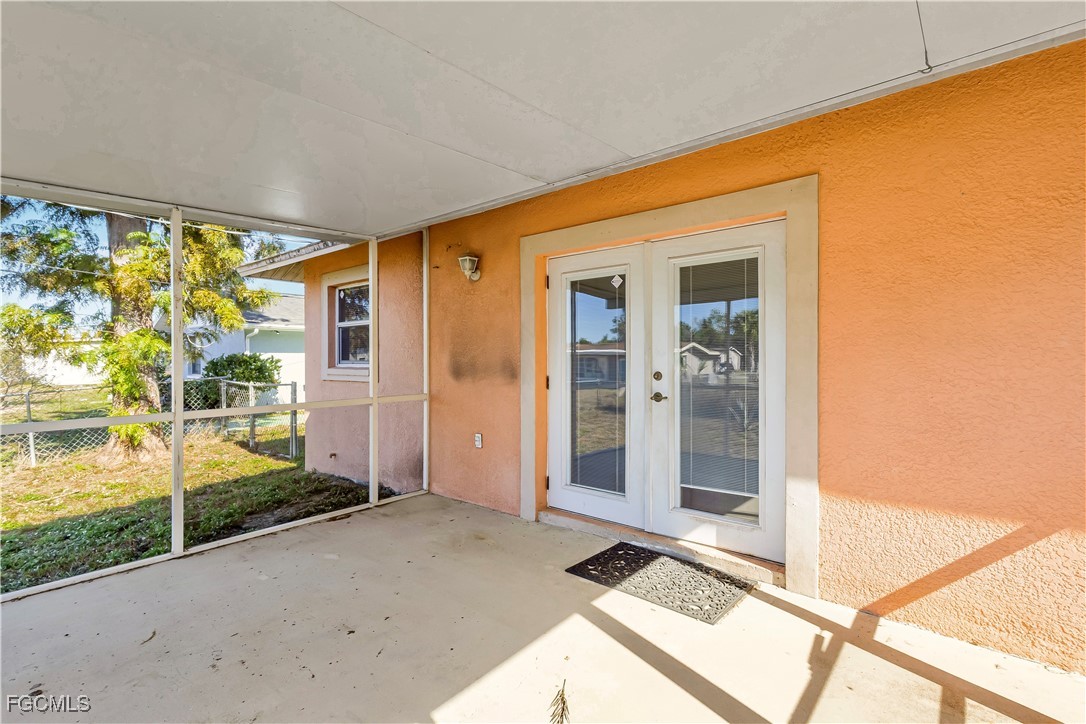 2301 Hibiscus Road Fort Myers, FL 33905 - Photo 37 of 40 a backyard of a house with basket ball court