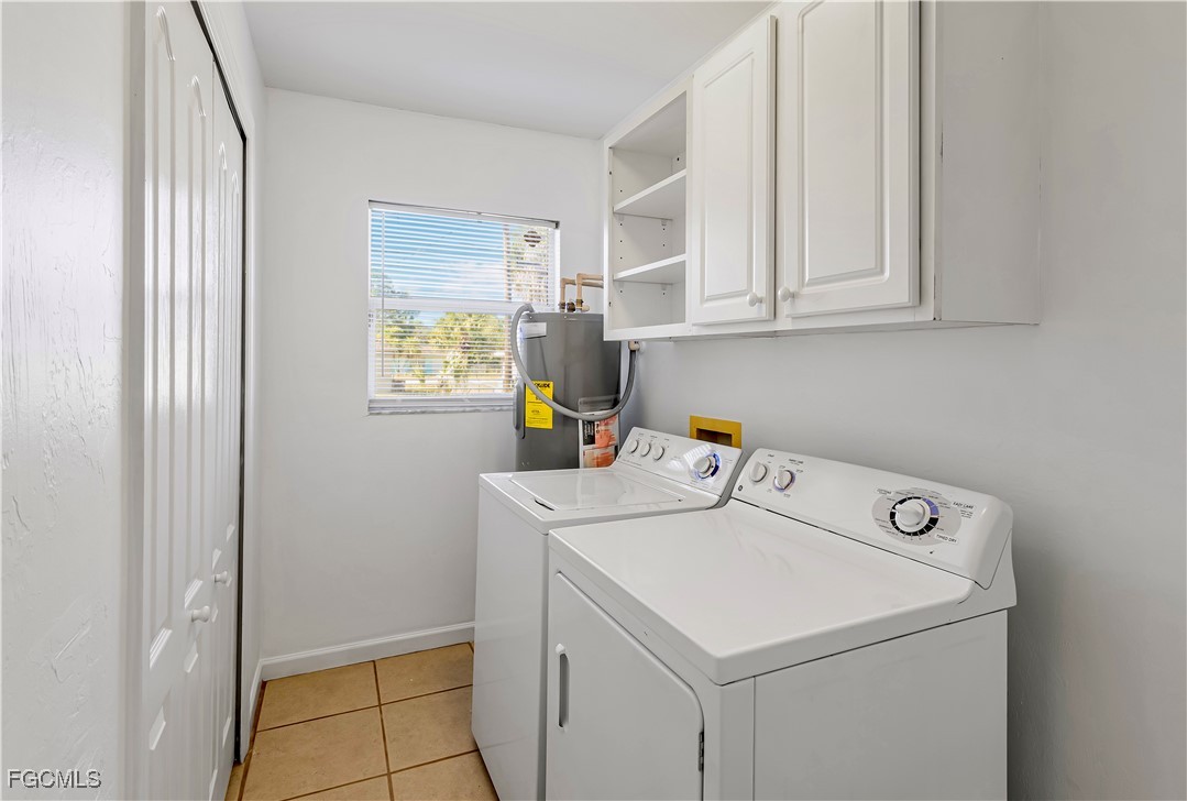 2301 Hibiscus Road Fort Myers, FL 33905 - Photo 10 of 40 a utility room with dryer and washer