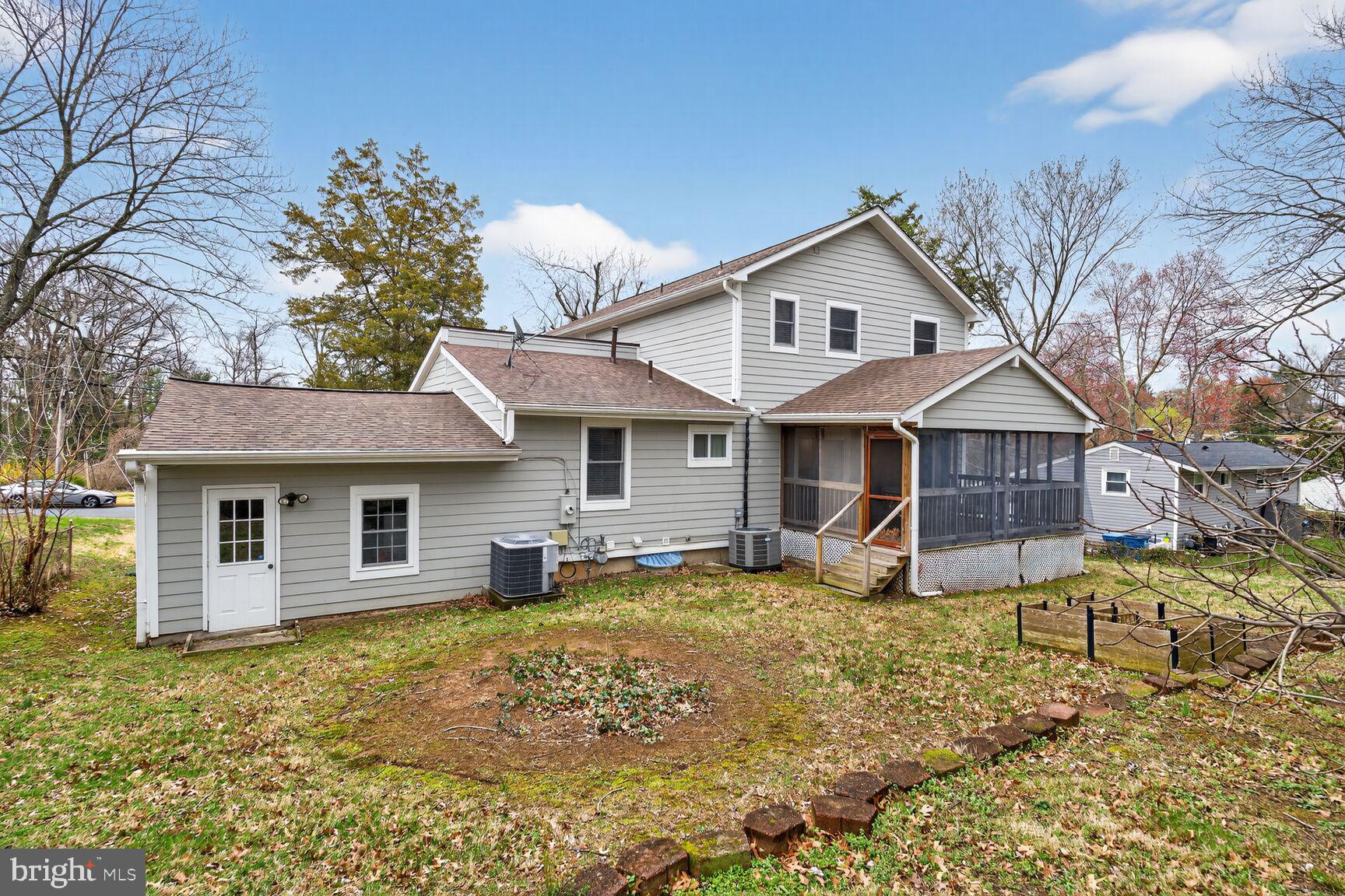 4406 Roundhill Road Alexandria, VA 22310 - Photo 42 of 48 Gallery Image 42