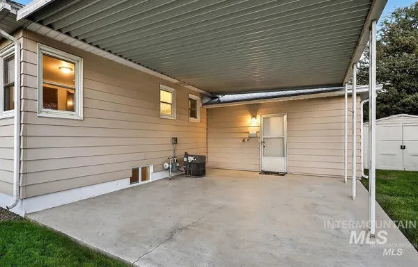 $2,300 | 1207 East Sheridan Avenue, Nampa, ID 83686