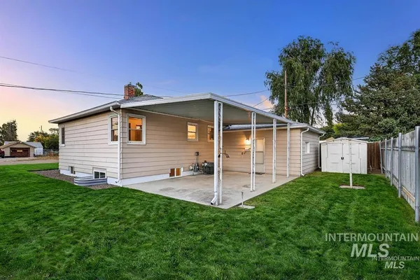 $2,300 | 1207 East Sheridan Avenue, Nampa, ID 83686