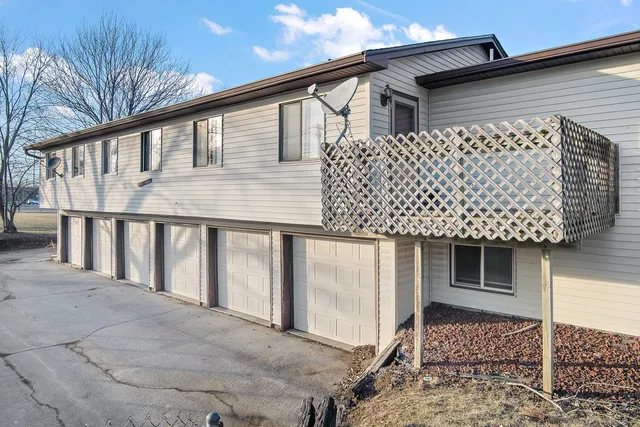 $129,900 | 101 North Orr Drive, Unit 1, Normal, IL 61761