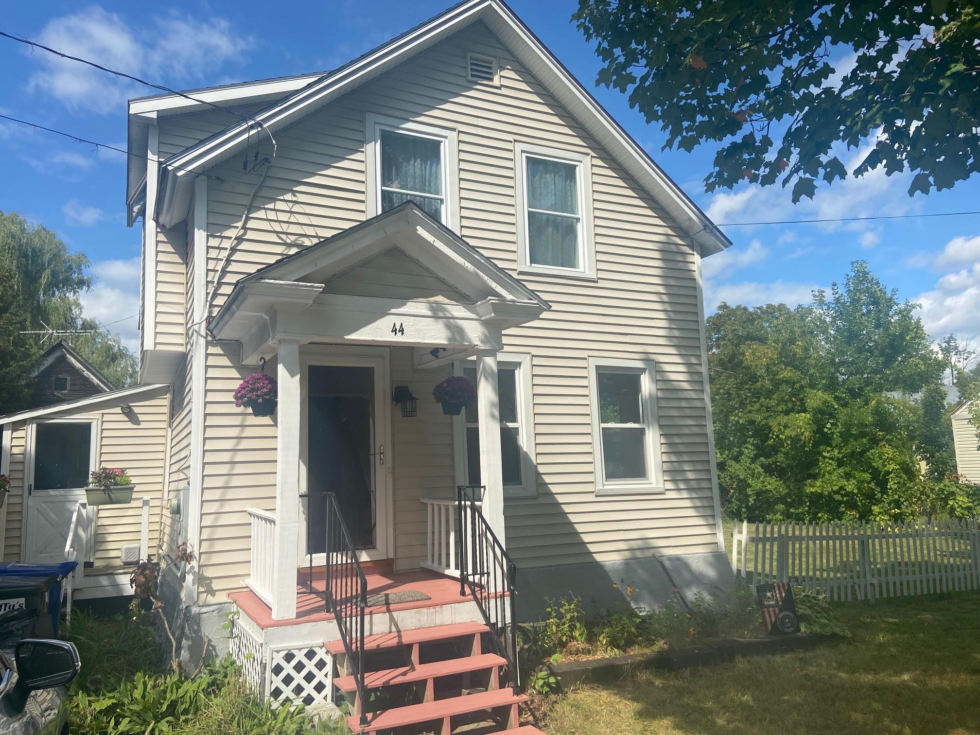 44 Edward Street St. Albans, VT 05478 - Photo 2 of 31